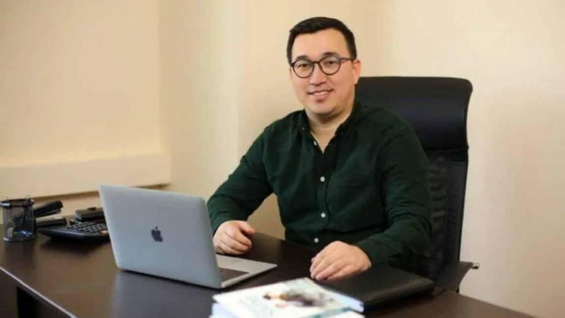 "Шындықты біліңіз...". Танымал бизнес-коучтың әйелі жұртқа үн қатуға мәжбүр болды