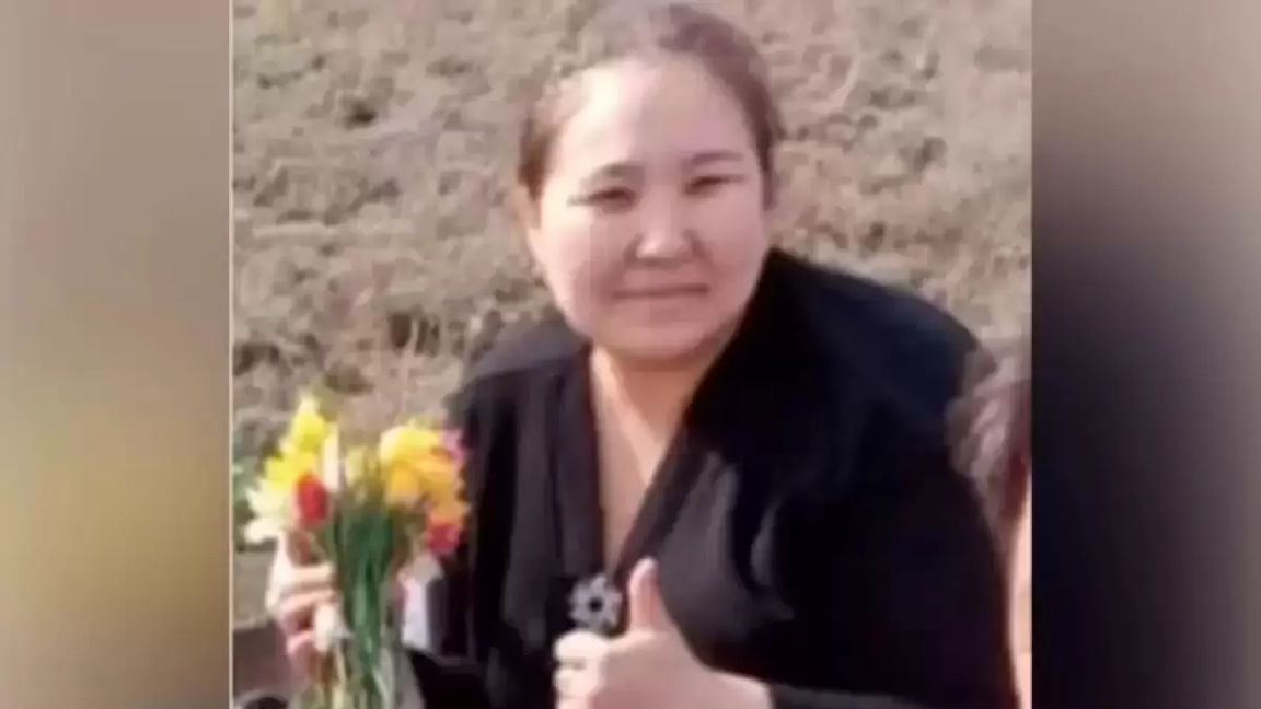 Sot Qyzyl kitaptaǵy qyzǵaldaqpen sýretke túsken ákimge qatysty sheshim shyǵardy