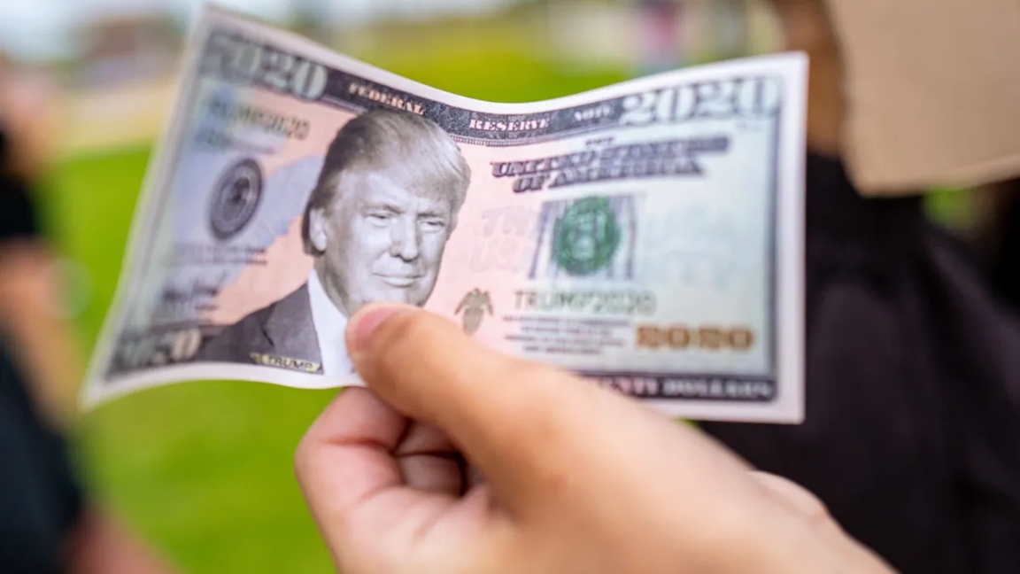 "ترامپ كارتاسى" دەپ اتالاتىن سايت ٸسكە قوسىلدى