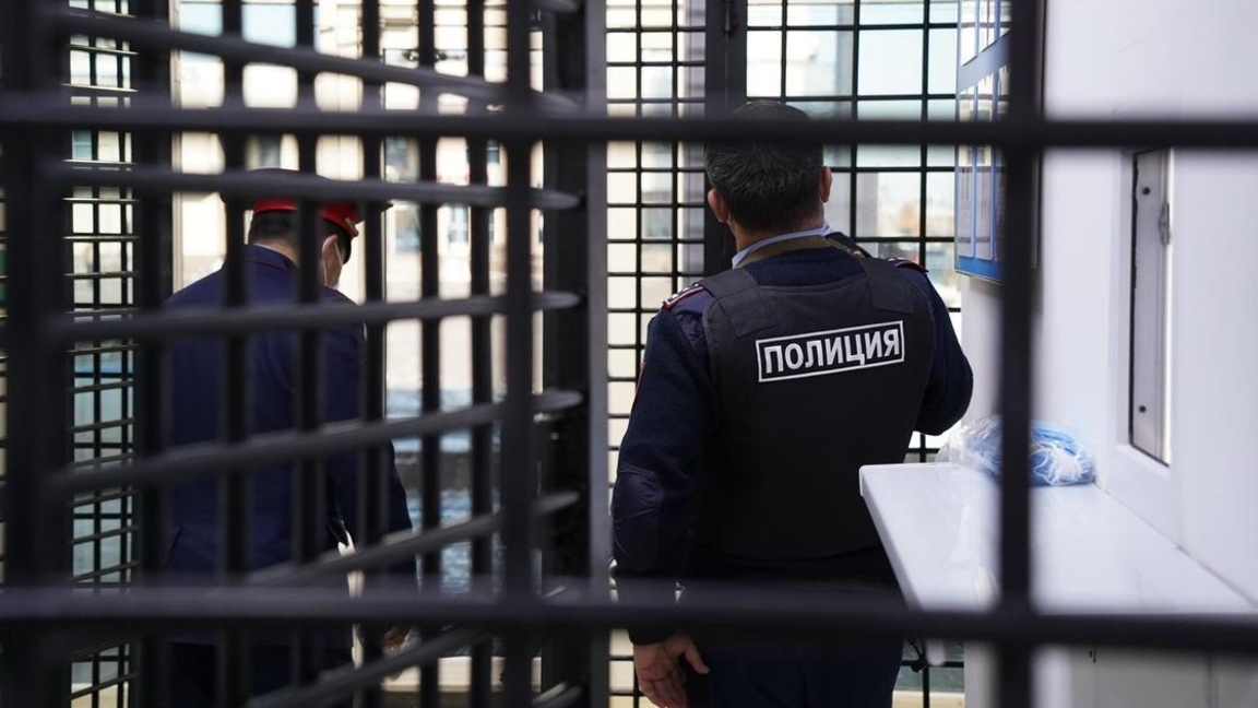 Almatyda jasóspirim koloniiadan qashyp ketpek bolǵan