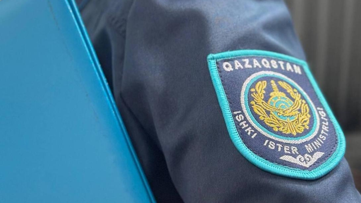 Shymkentte politsiia basqarmasy basshysynyń orynbasary áiel zorlady degen kúdikke ilikti