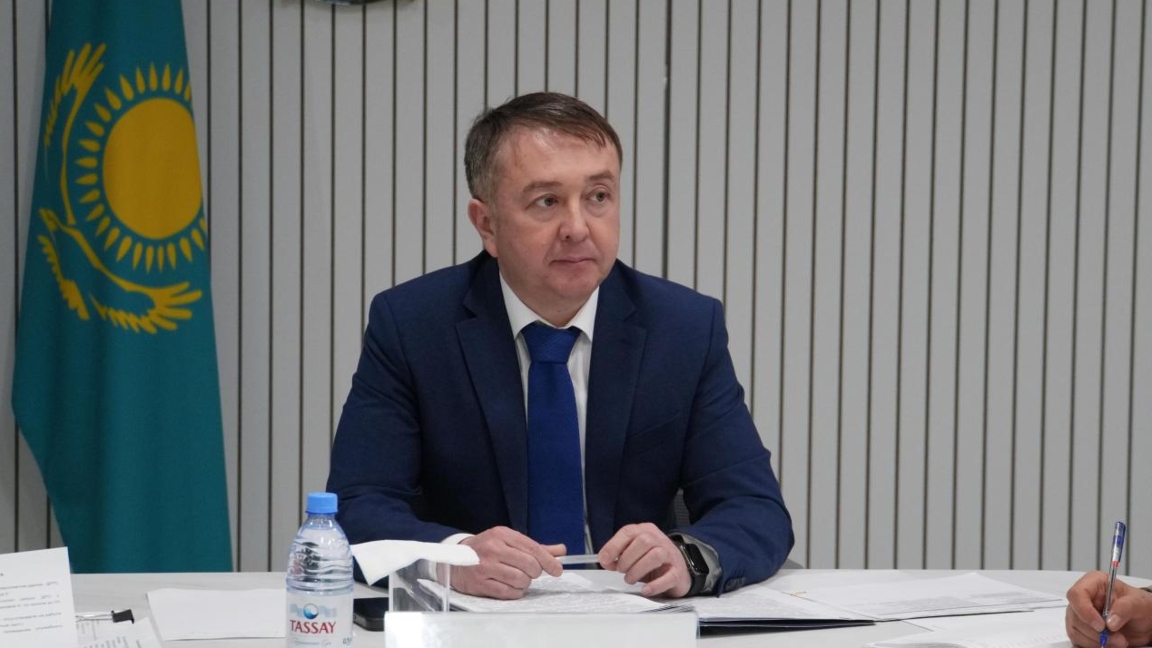 Банктік шоттың бұғатталуына байланысты жұрттың жаппай шағымы: Әділет министрі жауап қатты