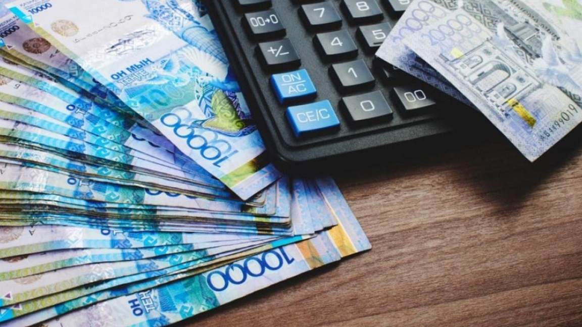 Qazaqstanda jalaqy ósti, biraq onyń paidasy halyqqa túk sezilmeýde  - Finprom