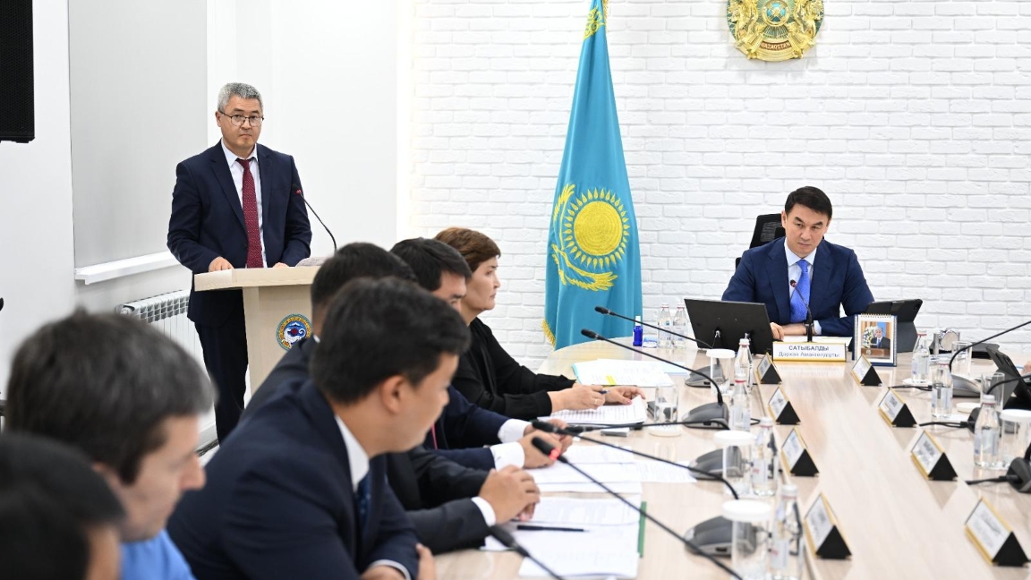 Almaty ákimi Soltústik ainalma jol boiyndaǵy bazarlarda órt qaýipsizdigin kúsheitýdi tapsyrdy