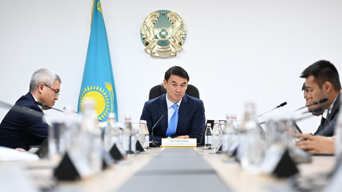 «Shaǵymǵa jetkizbeńizder»: Almaty ákimi kommýnaldyq kemshilikterdi der kezinde joiýdy talap etti