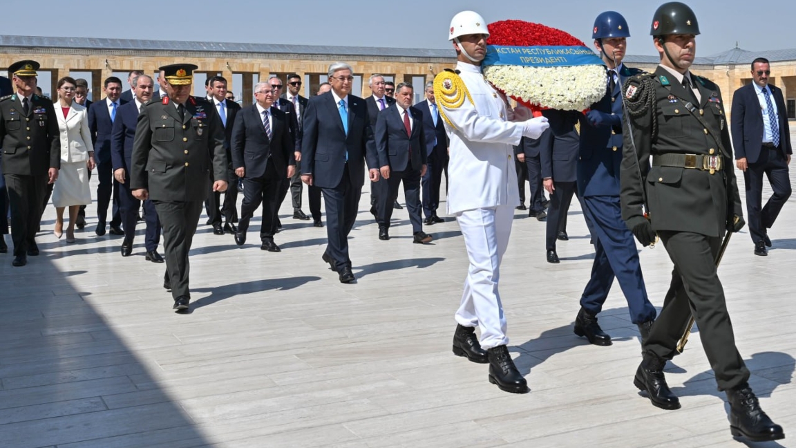 Qasym-Jomart Toqaev Mustafa Kemal Atatúrik kesenesine ziiarat etti