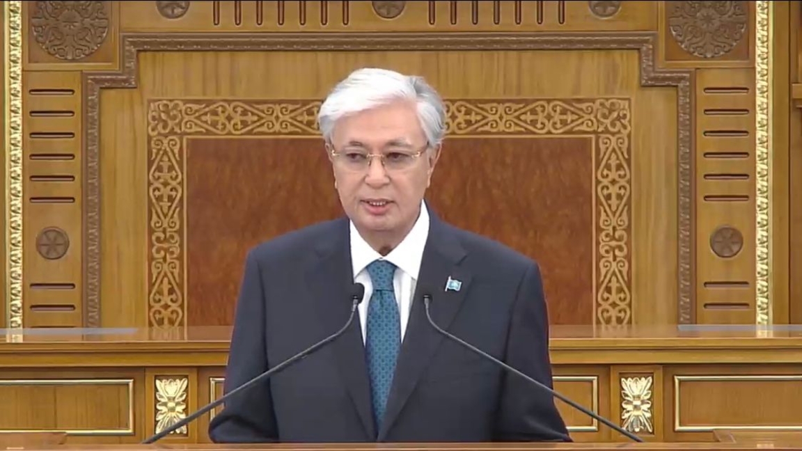 "ٷلكەن كەمشٸلٸك بار". توقاەۆ ماڭىزدى مەسەلەگە توقتالدى