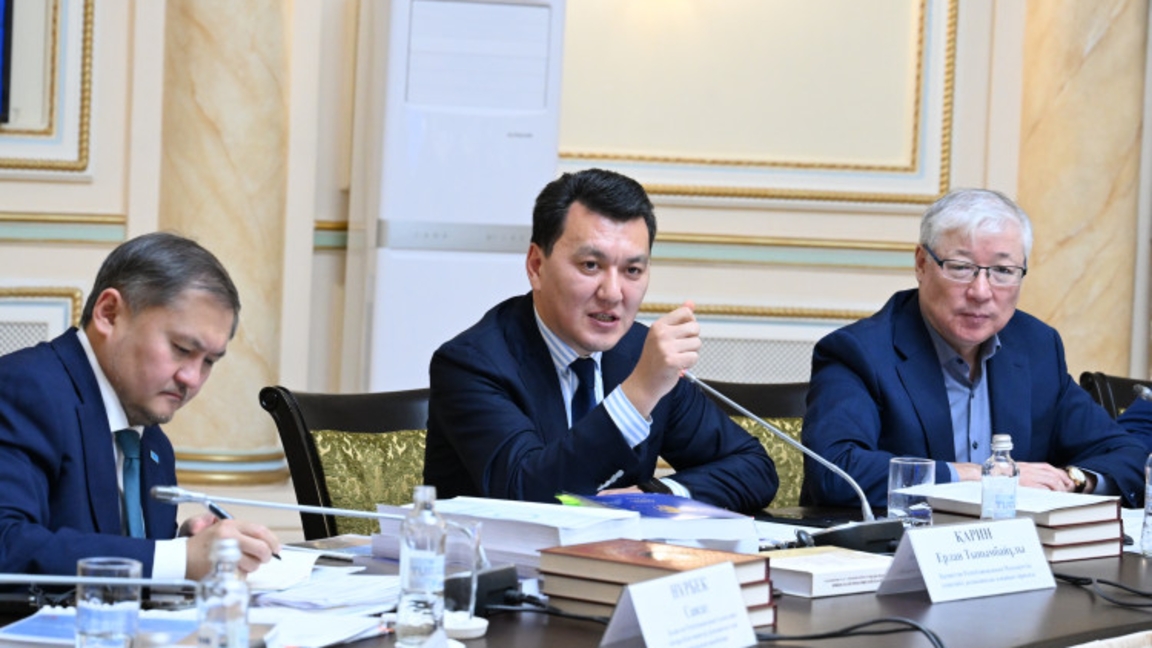 Almatyda ǵalymdar «Qazaqstan tarihy» akademiialyq basylymynyń jańa tomdaryn pysyqtady