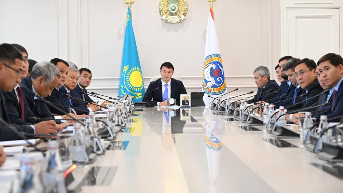 Almaty ákimi: Merdigerler jumysty merziminde isteýge tiis, áitpese olardy qalanyń jobalarynan shekteimiz