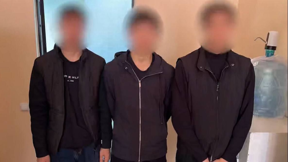 الماتىدا پوليتسييا قىزمەتكەرلەرٸ تانىسۋ سايتى ارقىلى قاراقشىلىق جاساعان كٷدٸكتٸلەردٸ ۇستادى