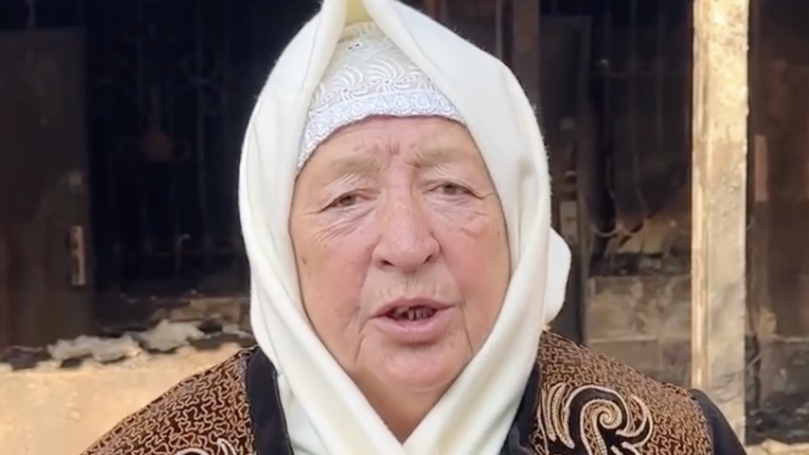“قۇداي جازالارىڭدى بەرسٸن, الباستى قاتىندار”: ەمينا قاجى مەلٸمدەمە جاسادى