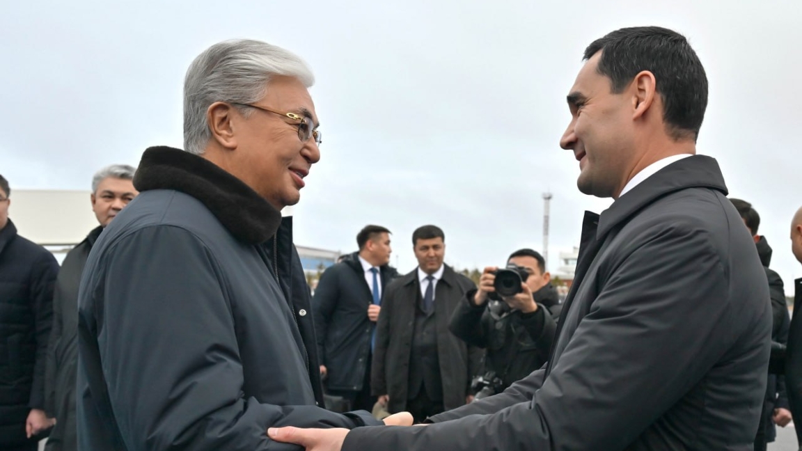 Toqaev Túrikmenstan prezidentin qarsy aldy