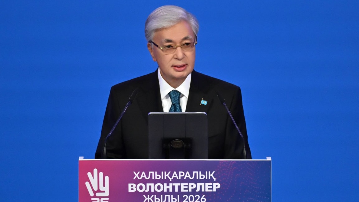توقاەۆ: "كوميسسييا مٷشەلەرٸ "جاڭا كونستيتۋتسييا قابىلداۋىمىز كەرەك" دەگەن بايلام جاسادى"
