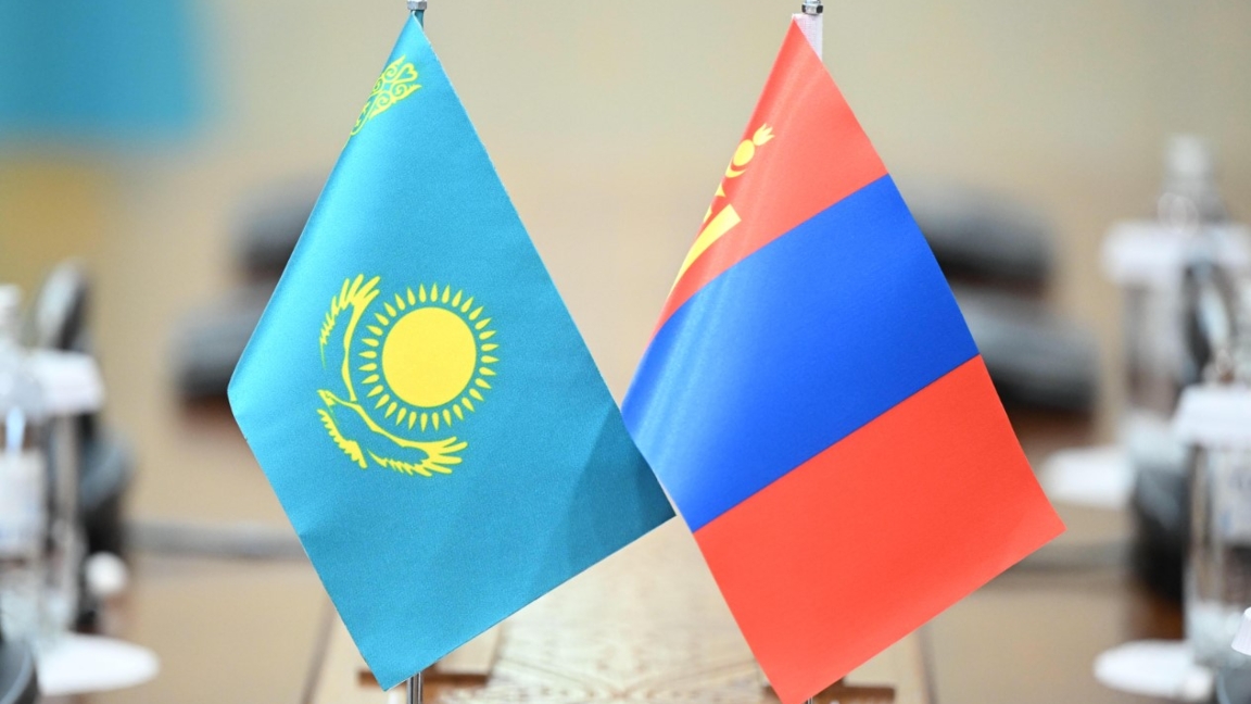 Qazaqstan Mońǵoliia naryǵyna jol ashty