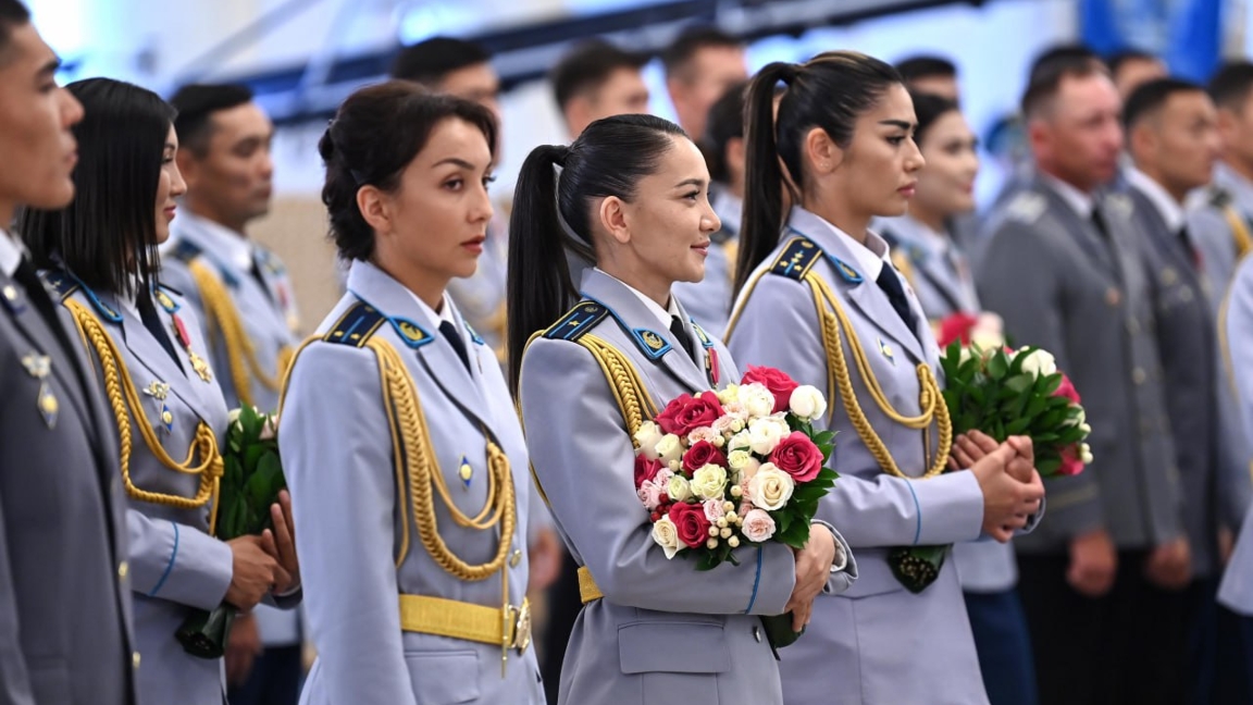 توقاەۆ "توميريس" قىزدار قۇراماسىنىڭ جەتٸستٸگٸنە ايرىقشا توقتالدى