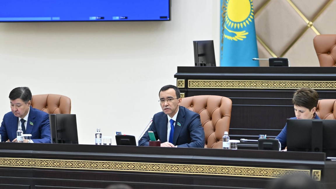 Jańa Konstitýtsiiaǵa sai 6 zań shuǵyl qabyldanady - Senat