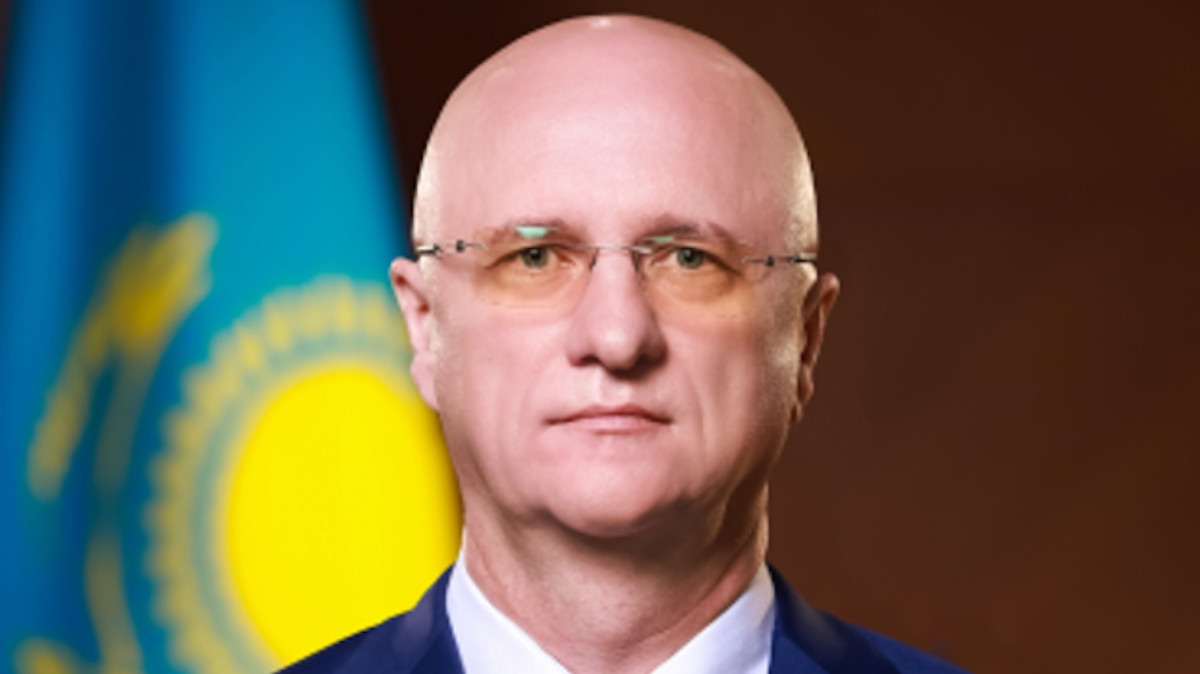 Президент әкімшілігінде ауыс-түйіс: Айбек Дәдебай кетіп, орнына Роман Скляр келді