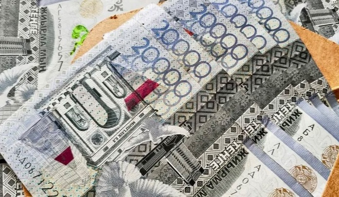 Қазақстан банктерінің табысы төртінші ай қатарынан төмендеп кетті