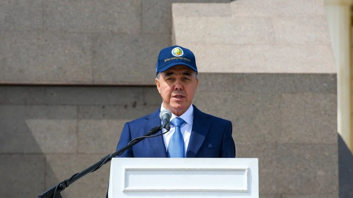 Облыс әкімі Нариман Төреғалиев мемлекеттік Ту көтеру рәсіміне қатысты