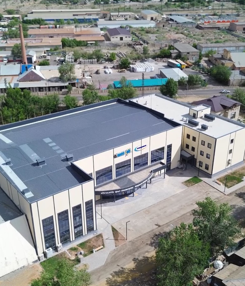 Қазақмыс Ұлытауға инвестиция салуда: Руслан Өскенәлі әлеуметтік нысандар құрылысының барысын тексерді