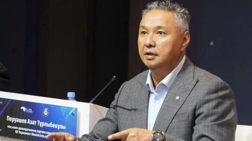 Азат Перуашев «Ақ жол» партиясы төрағасы қызметінен кететінін мәлімдеді