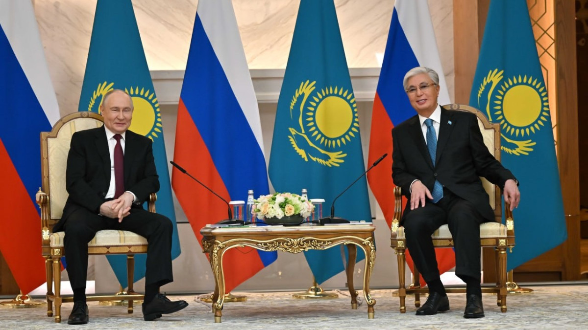 Тоқаев Путинмен телефон арқылы сөйлесті: Брюссельге сапары талқыланды