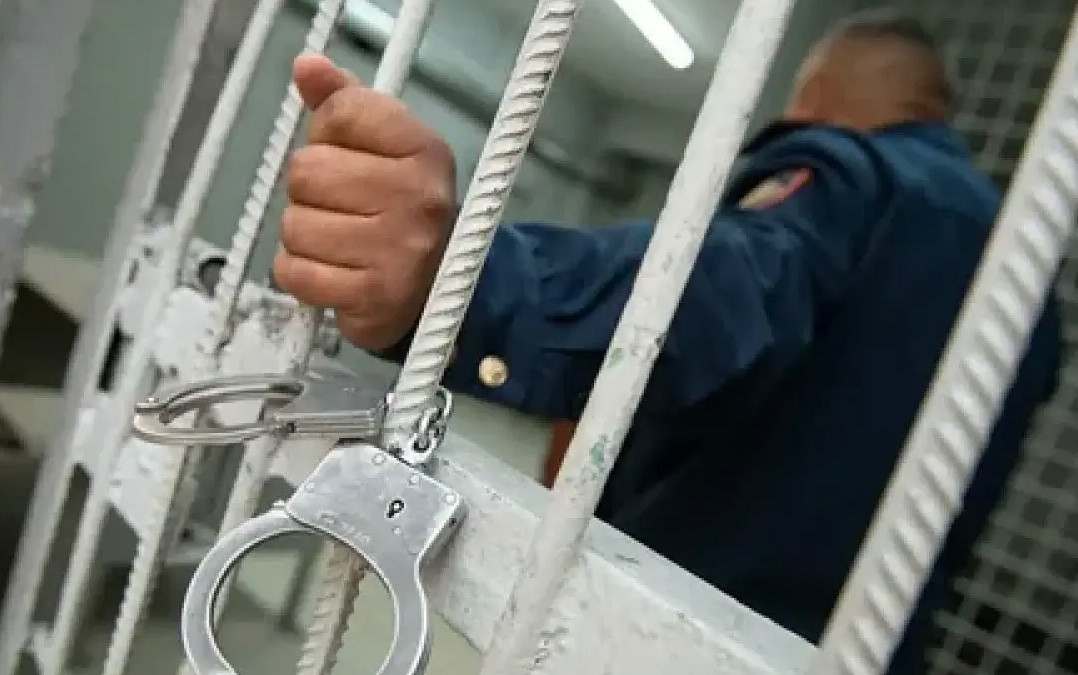 Ақтөбелік заңгер есірткіні сатпақ болғаны үшін 7 жылға сотталды