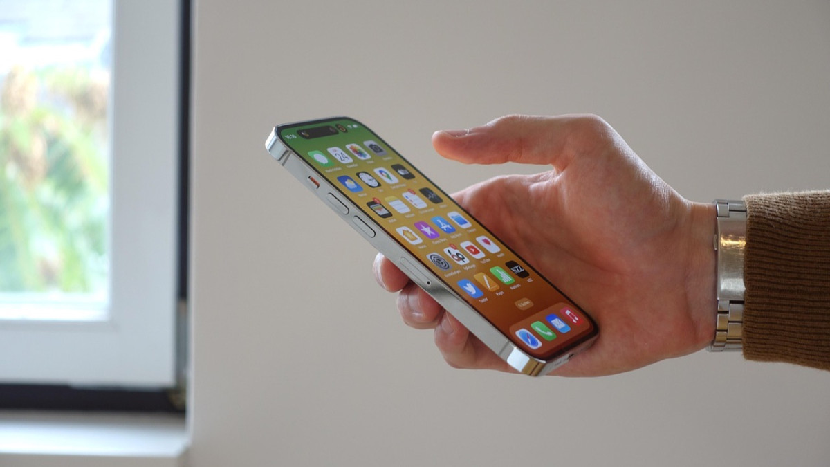 Жанабыловтардан тәркіленген iPhone 16 смартфондары аукционға қойылды