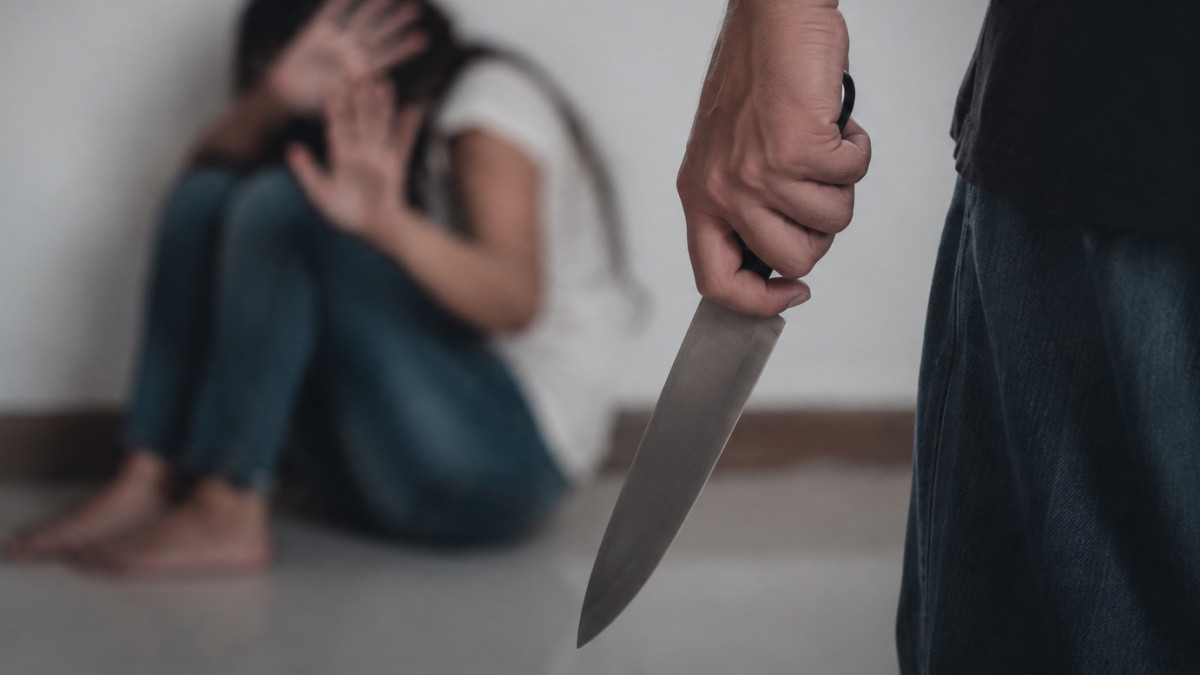 “Бірнеше рет пышақтаған”. Атырауда әйел күйеуінің қолынан қаза тапты