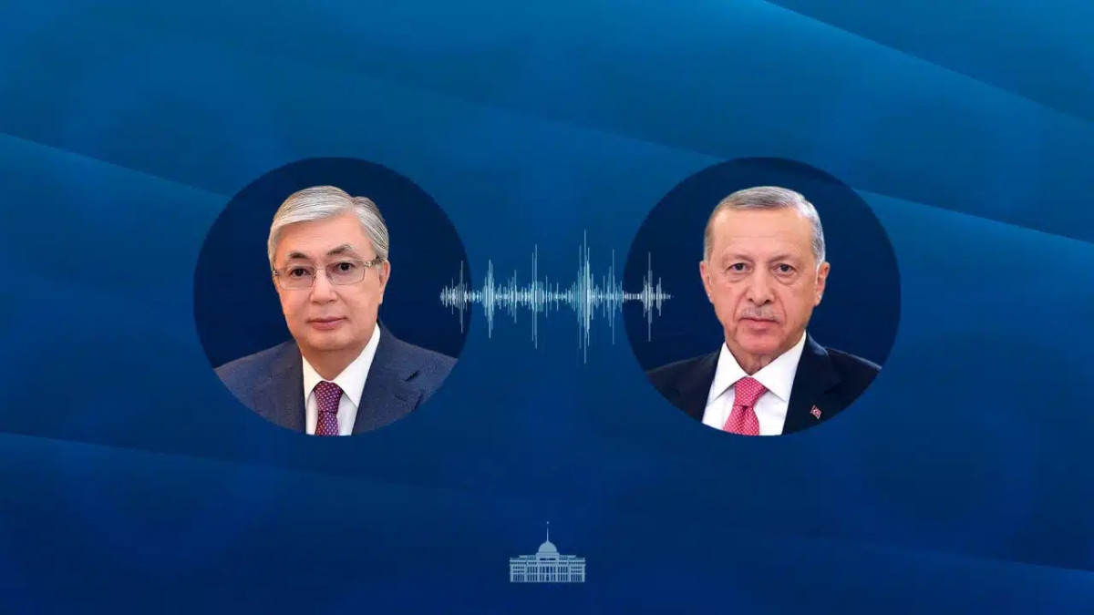 Ердоған Тоқаевты Құрылтай сайлауының сәтті өтуімен құттықтады