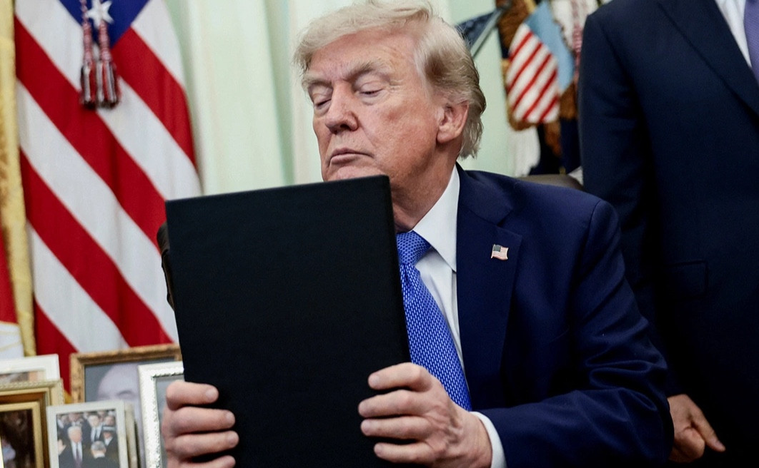 АҚШ соты Трамптың азаматтыққа қатысты жаңа жарлығын тоқтатты