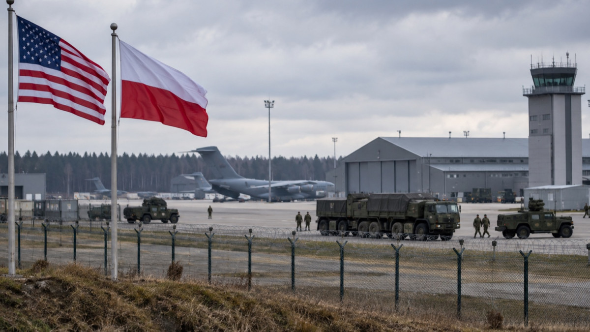 Трамп Польшада АҚШ-тың тұрақты әскери базасы құрылуы мүмкін екенін мәлімдеді