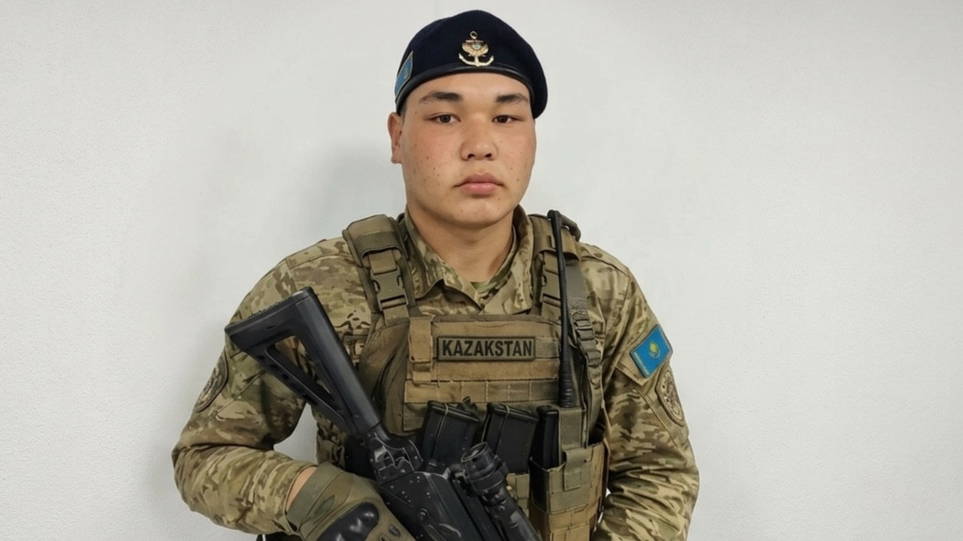 К​аспийде аман қалған екінші сарбаз туралы не белгілі?