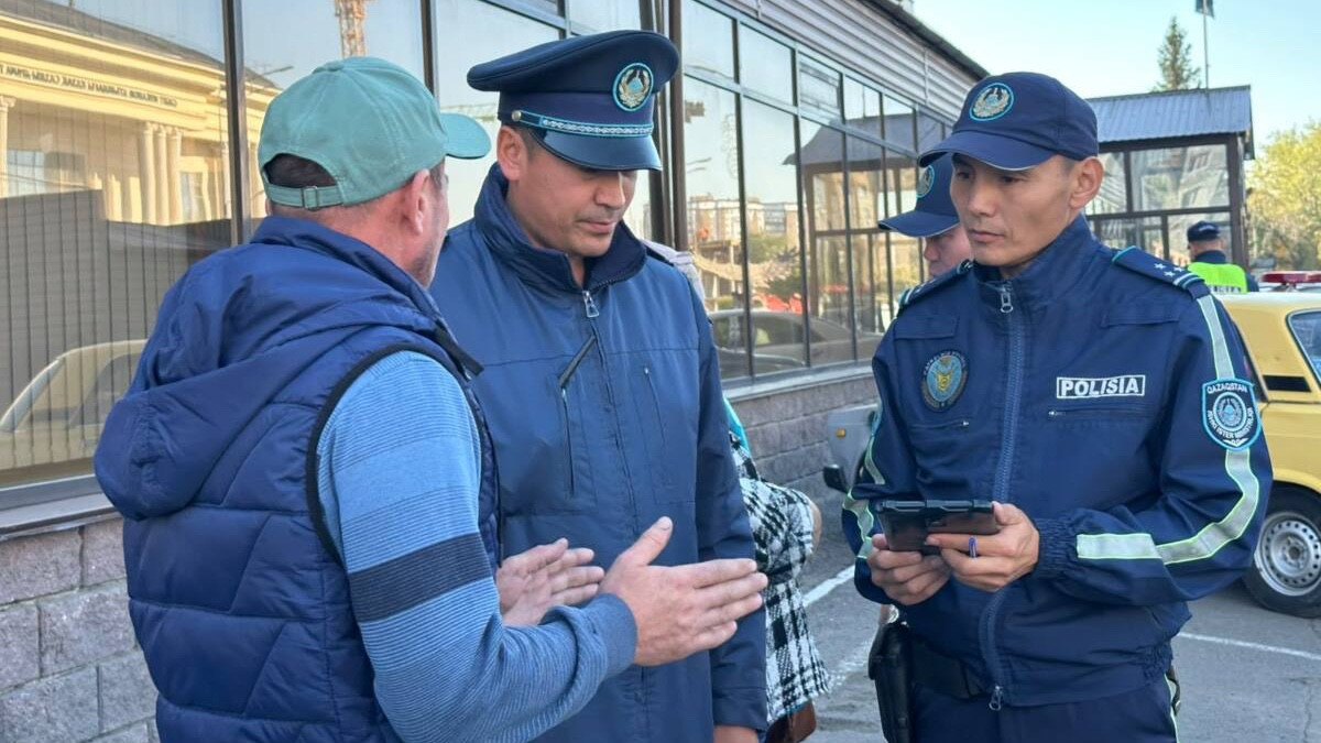 Петропавлда жолаушыға дөрекілік көрсеткен такси жүргізушісі елден шығарылды