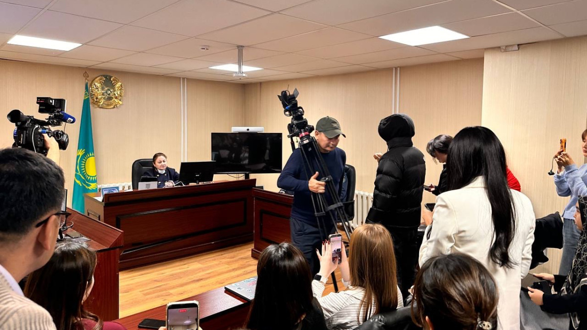 Түні бойы жанжал, таңертең жабық сот: Эльмира Жанабыловпен келісті