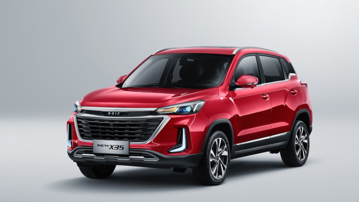 Қазақстандағы BAIC X35: жабдықталуы, мүмкіндіктері және қалалық кроссовердің бағасы