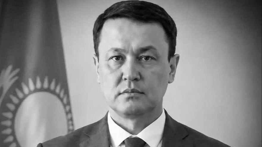 Атырауда шенеуніктің мәйіті пәтерінен табылды