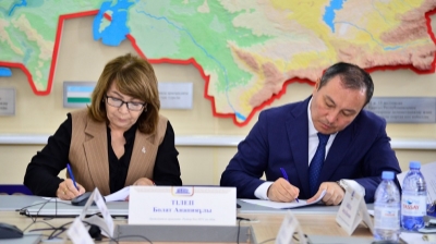 Абай университеті Алматы қаласының 13 мектебімен Меморандумға қол қойды