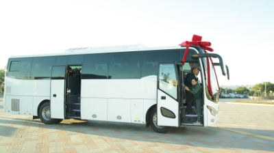 Жетісудың бас театры су жаңа автобусқа ие болды