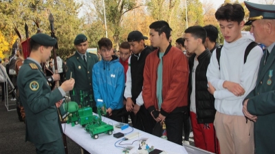 Алматылық оқушылар әскери жоғары оқу орнына барды