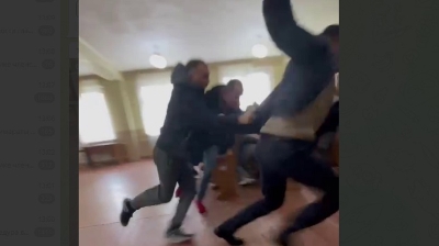 Жас жігіт әскери комиссариат қызметкерін атып тастады (видео)