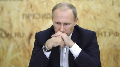 «Путин не істерін білмей аласұруда». Референдум Ресейді батпаққа батыра түседі