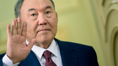 Мәжіліс депутаттары Назарбаевтың құзіретін шектейтін заңды бір ауыздан қолдады