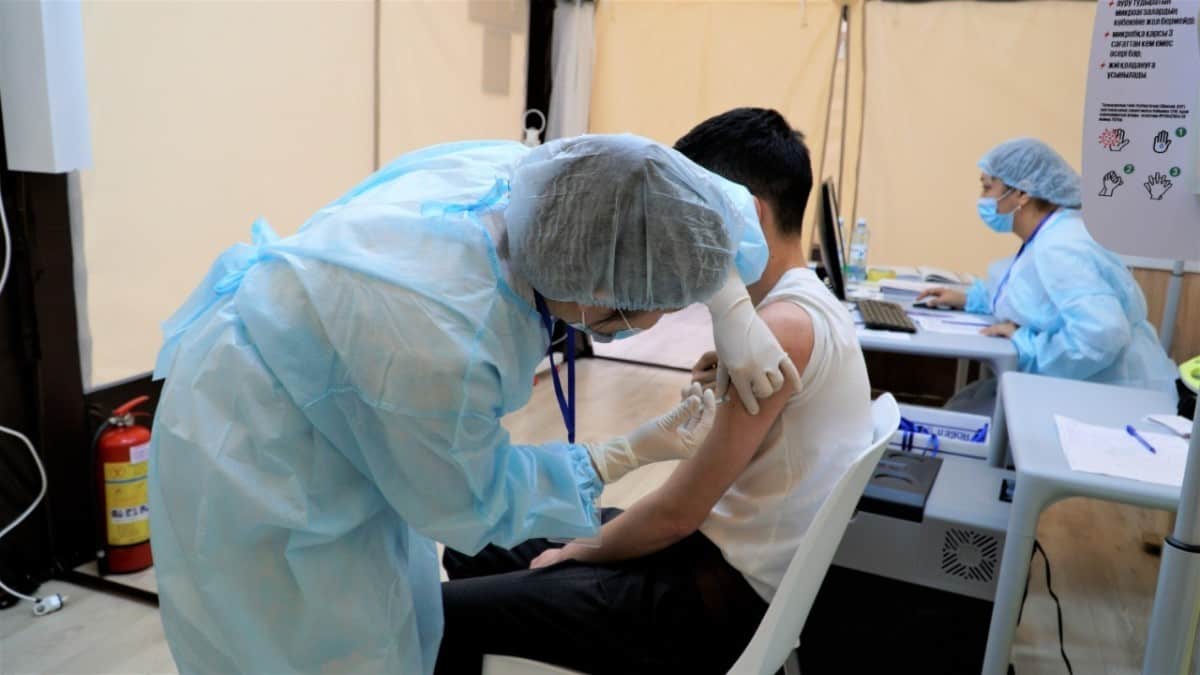 Елордада вакцина алған жастардың арасында 1,5 миллион теңге ойнатылады