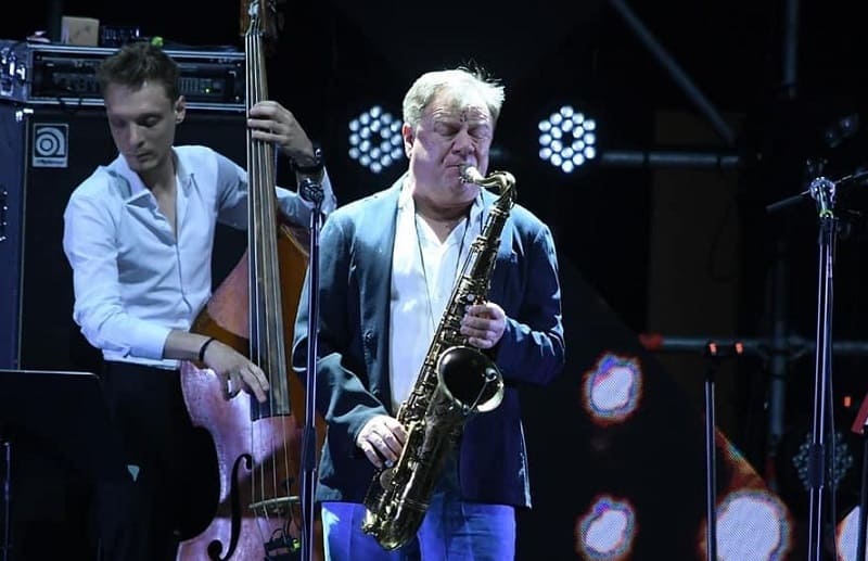 Әйгілі саксофоншы Түркістандағы джаз фестивалінде өнер көрсетті