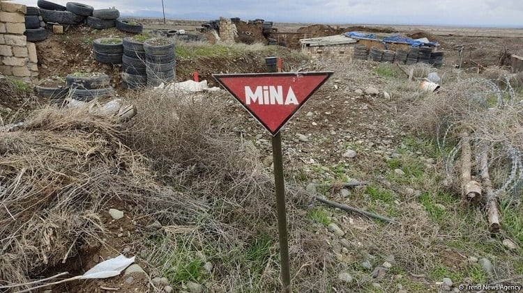 Әзірбайжан 15 тұтқынды жасырылған мина көрсететін картаға айырбастады