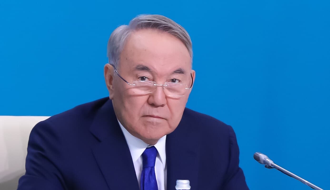 Назарбаев Ассамблеядан құтылғанша асық болды - саясаткер