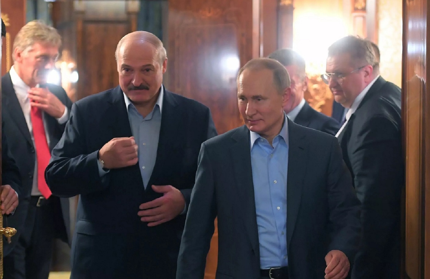 Путин Беларуське әскер жіберуге әзір отыр
