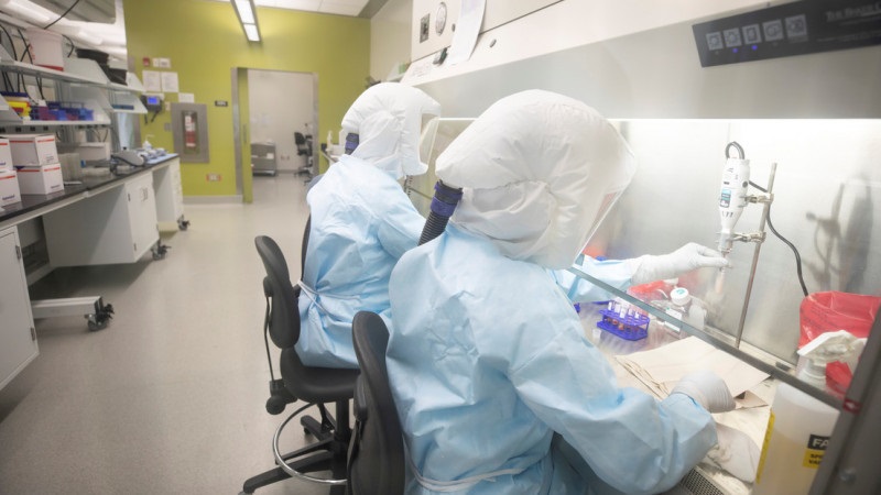 Эболаға қарсы қолданған препарат коронавируспен күресте тиімділігін көрсетті