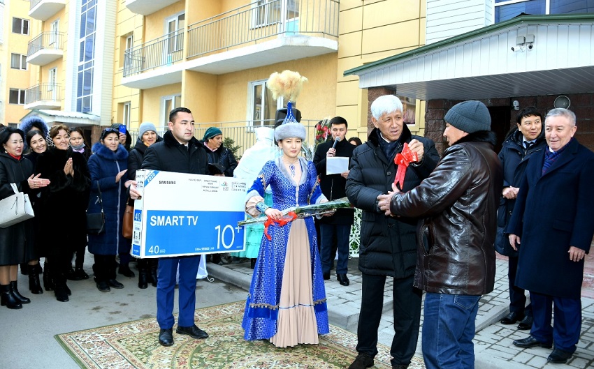 Алматы облысында көпбалалы 10 отбасы баспаналы болды
